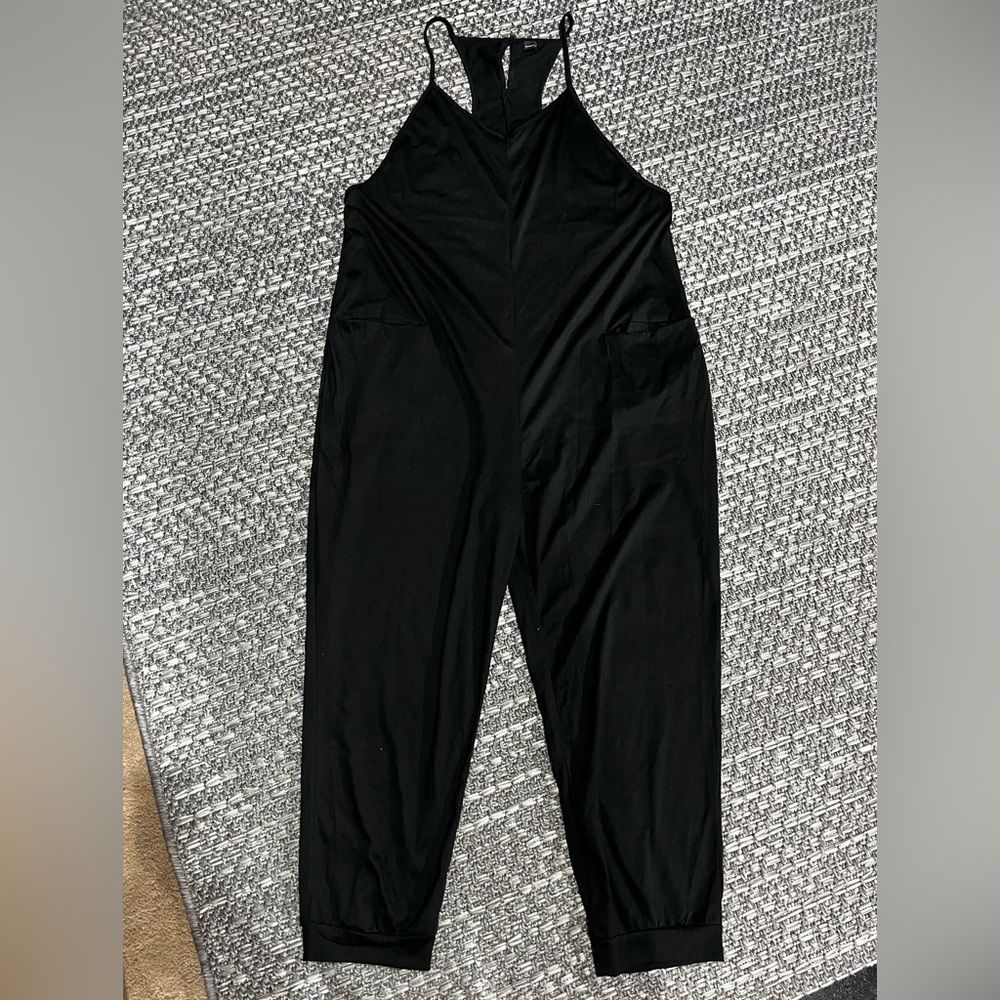 SHEIN  | Black Sleeveless V-Neck Jumpsuit